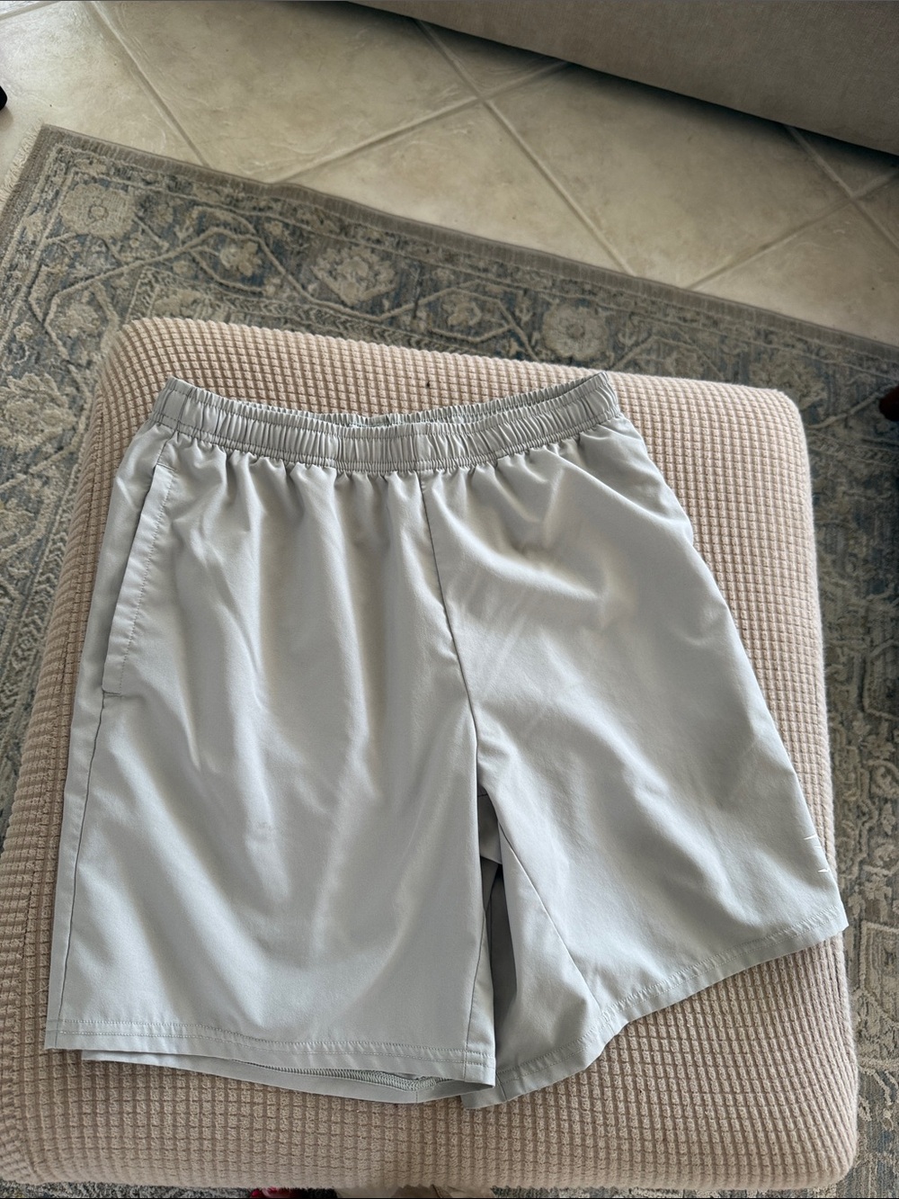 Gymshark Size M Men's Athletic Shorts in Light Gray